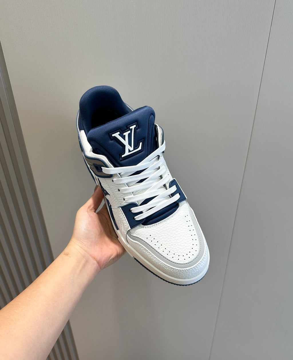LV Trainer White/Blue