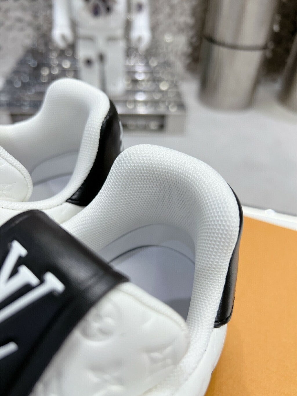 LV Trainer # 54 Black White
