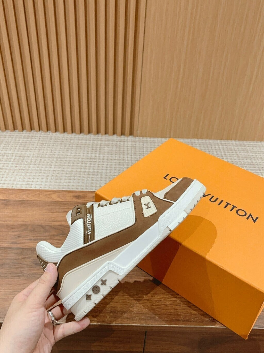 LV Trainer White Brown
