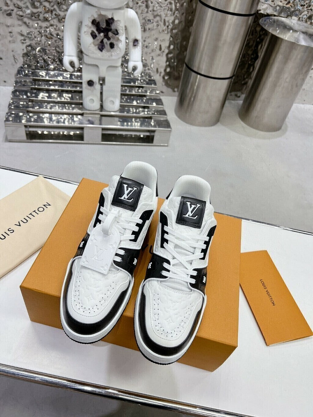 LV Trainer # 54 Black White