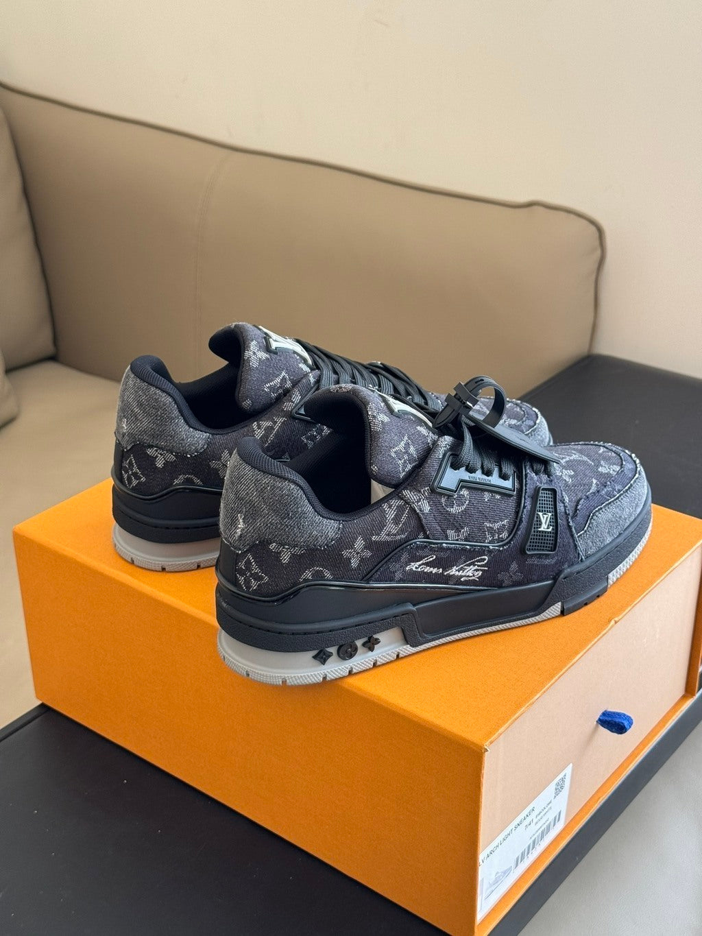 LV Trainer Low Black Grey