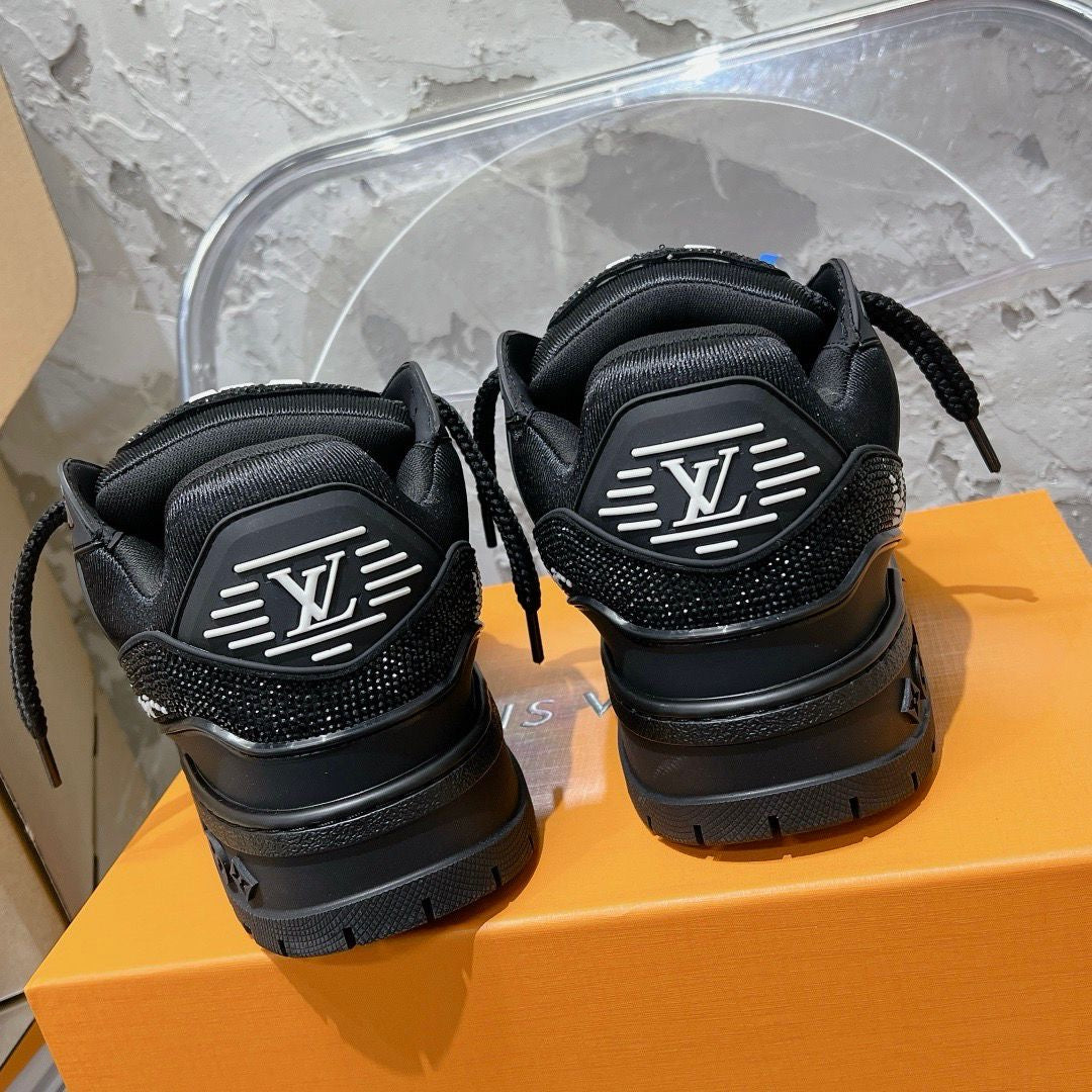 LV Trainer Maxi Black Crystals