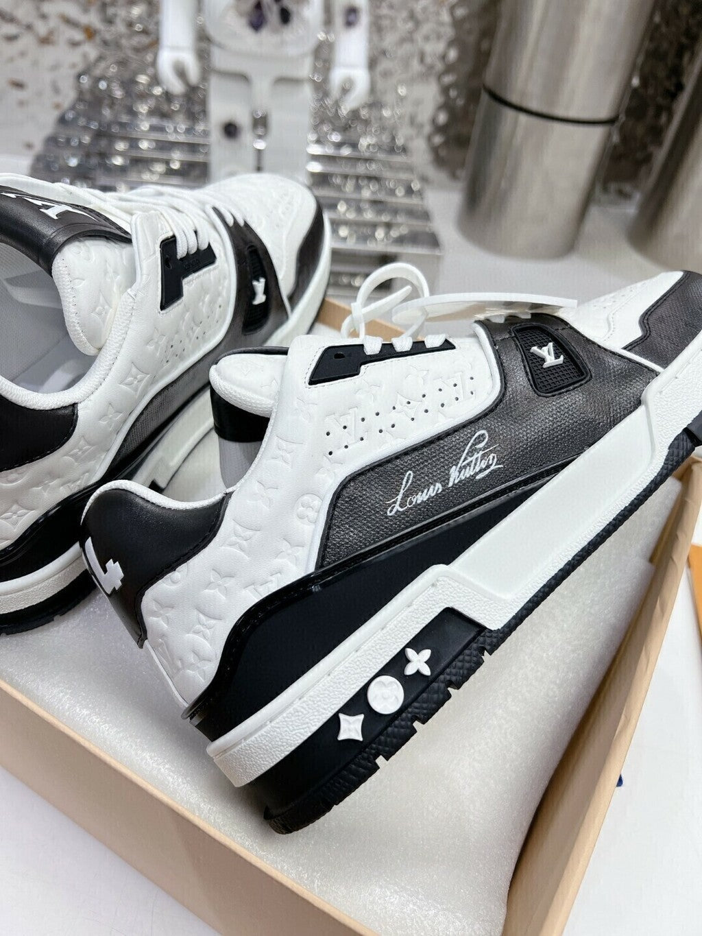 LV Trainer # 54 Black White