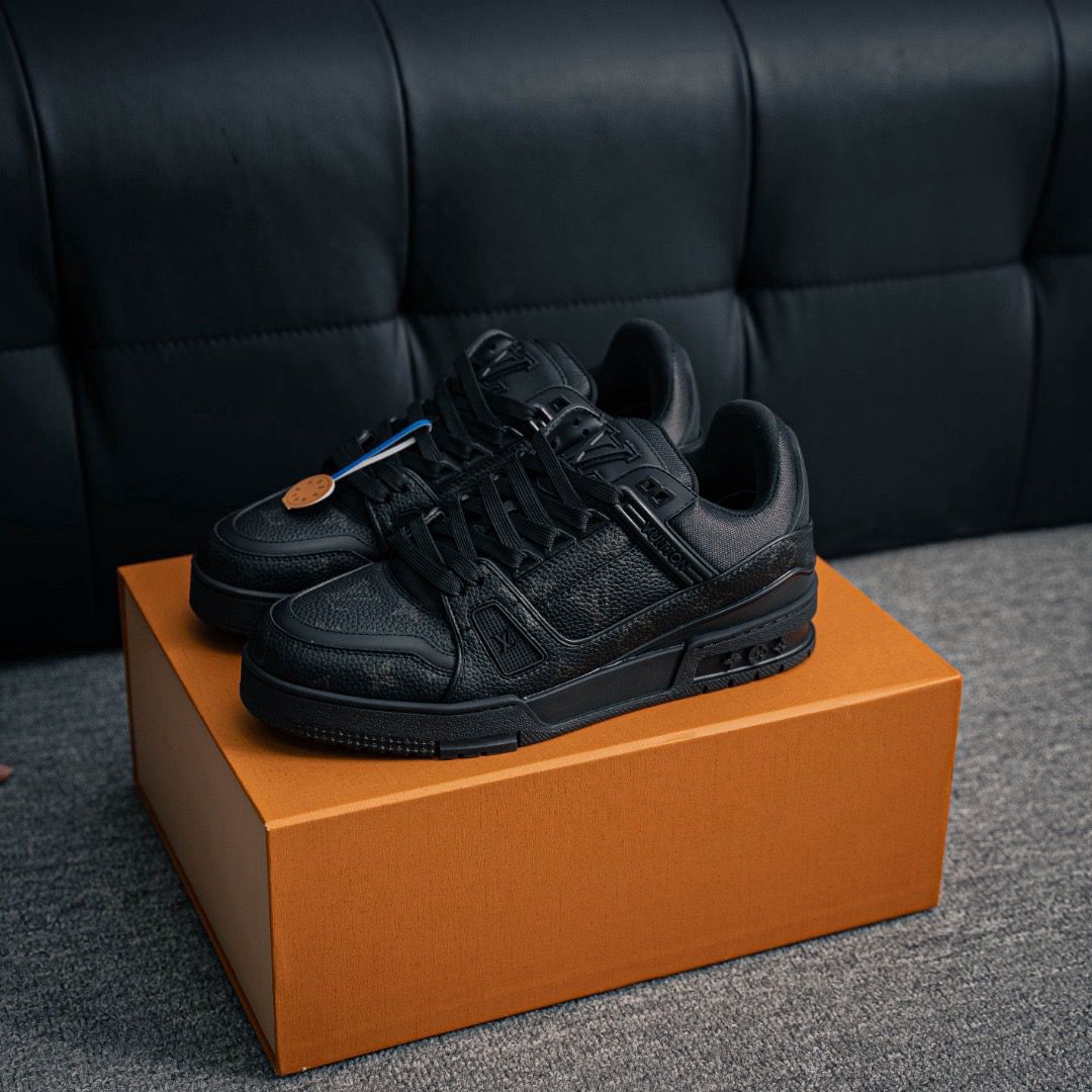 LV Trainer Black