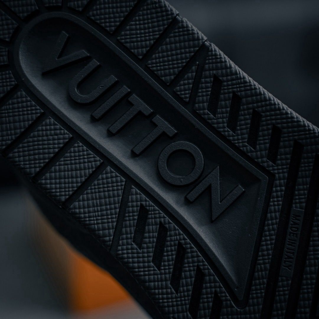 LV Trainer Black