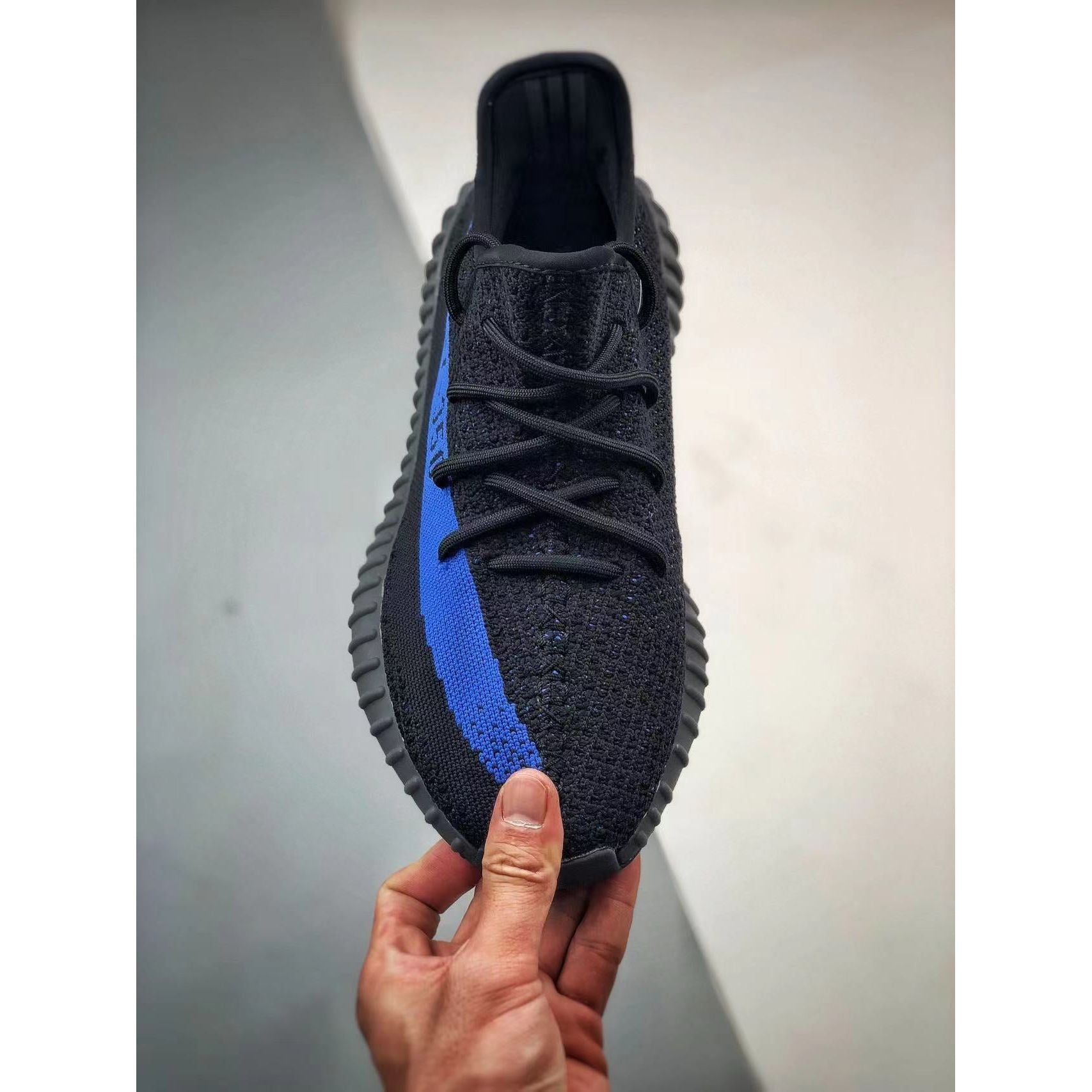YZY Boost 350 V2 'Dazzling Blue'