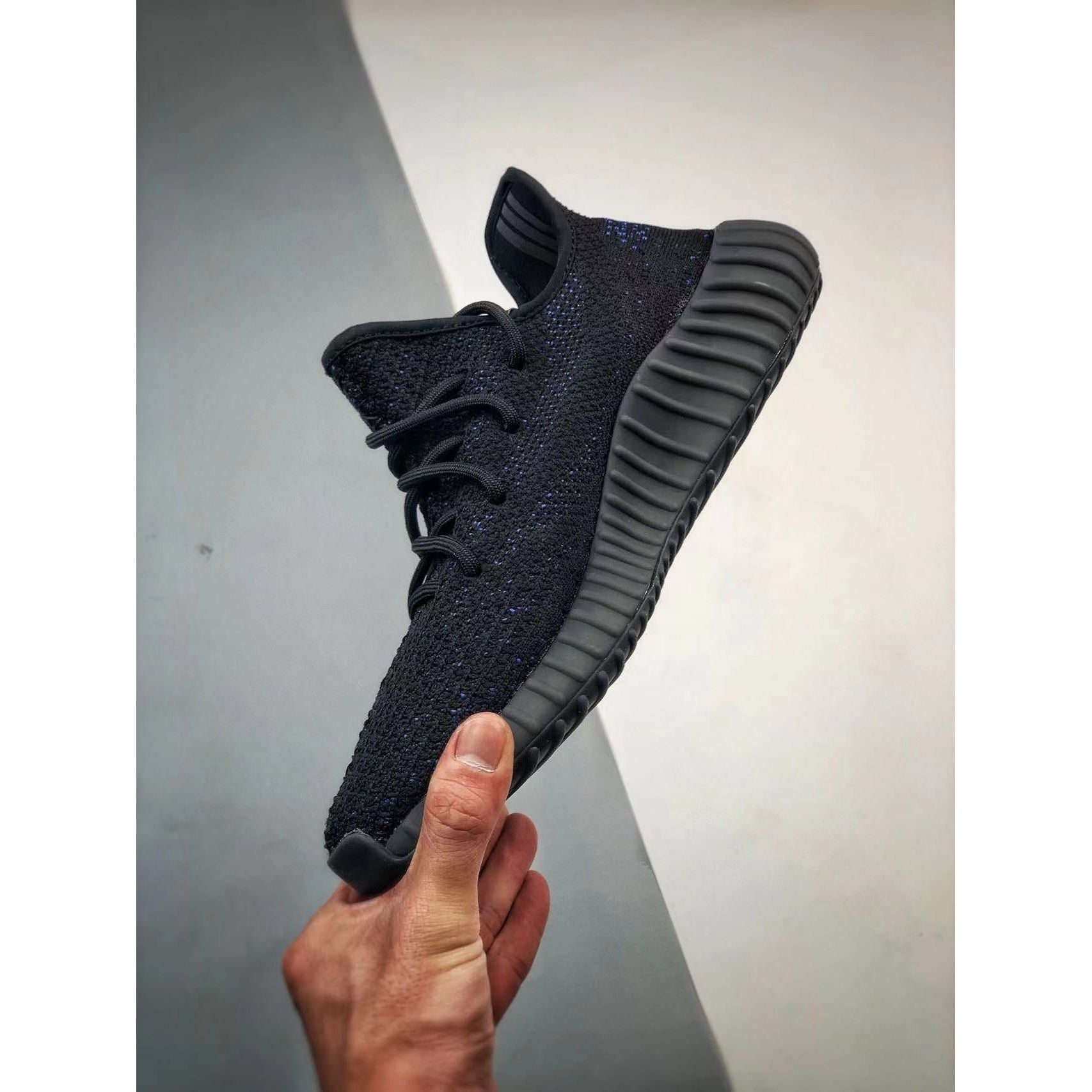 YZY Boost 350 V2 'Dazzling Blue'
