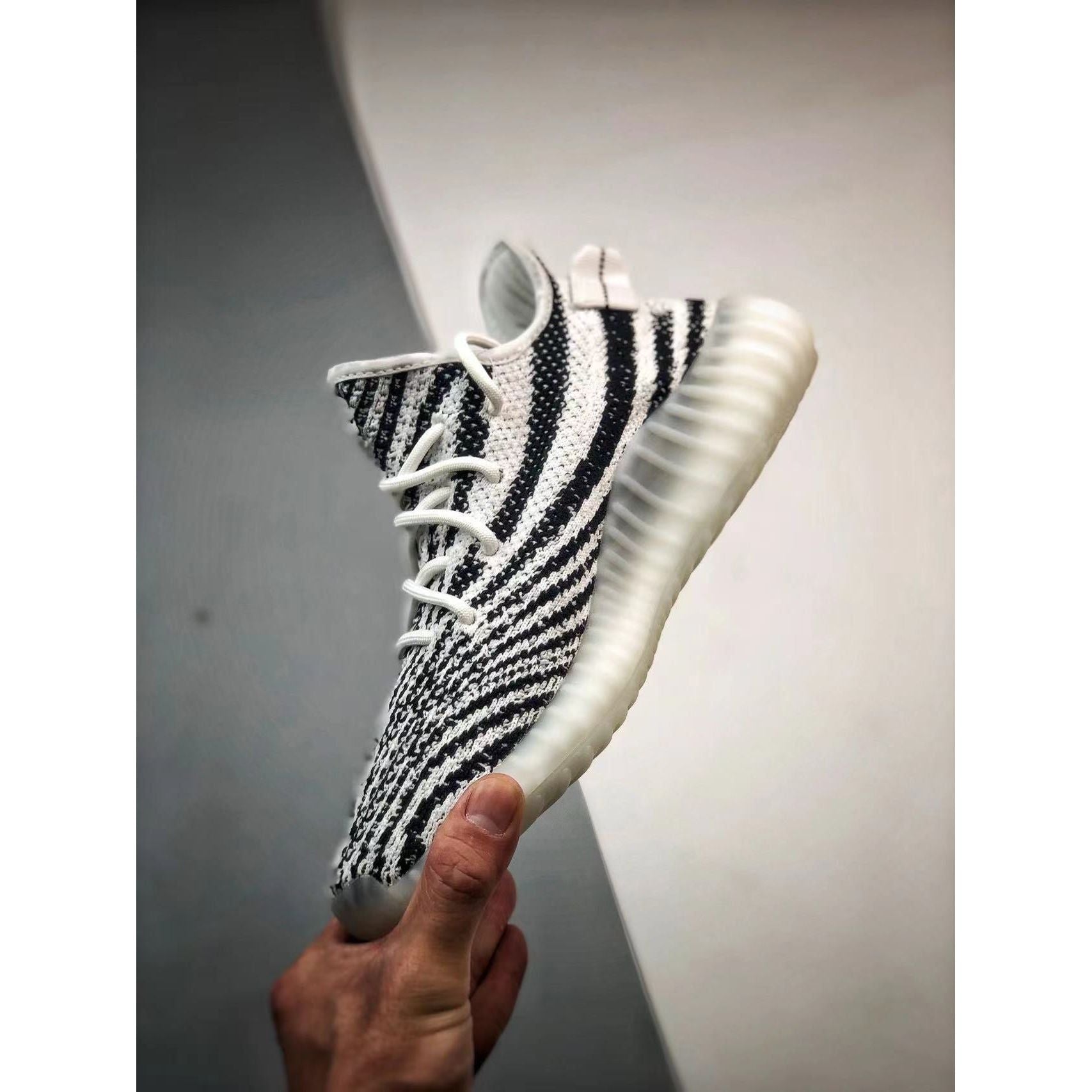 YZY Boost 350 V2 'Zebra'