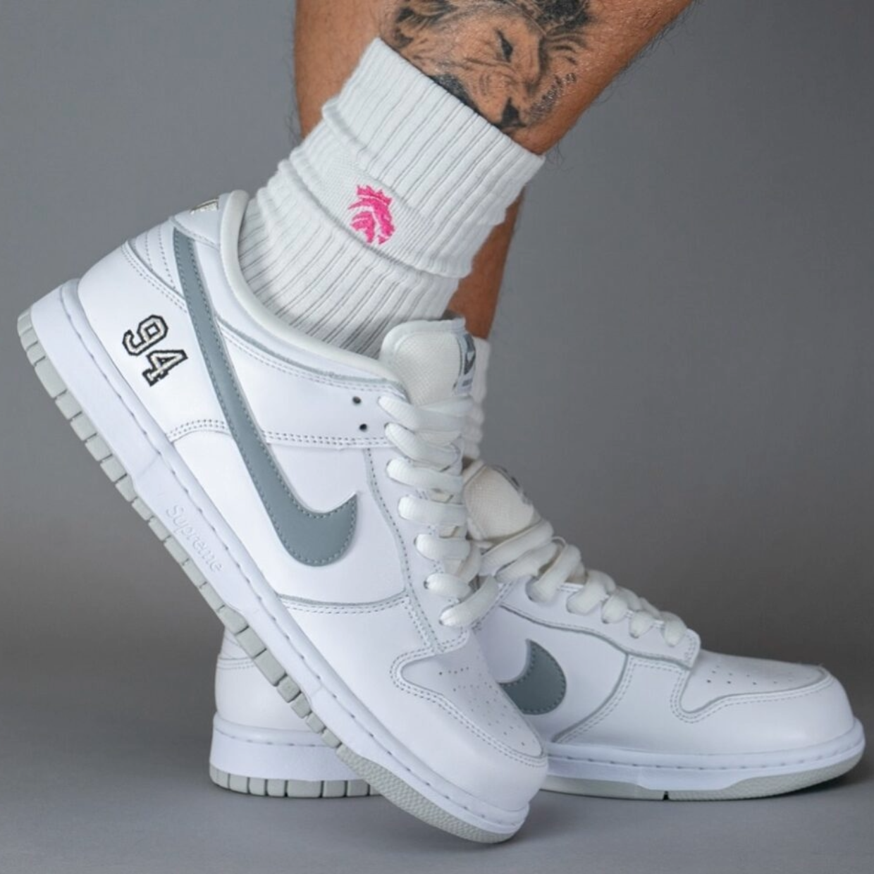 Low SB x Supreme 'White Metalic Silver'