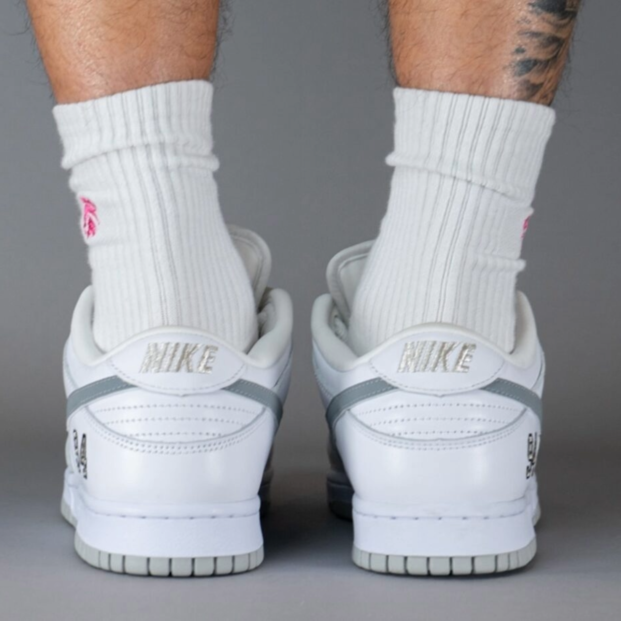 Low SB x Supreme 'White Metalic Silver'