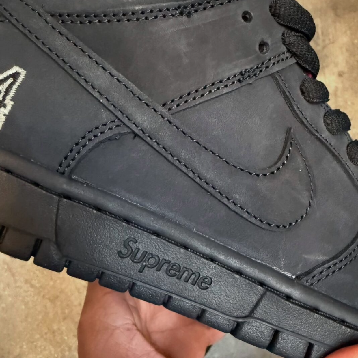 Low SB x Supreme 'Black'