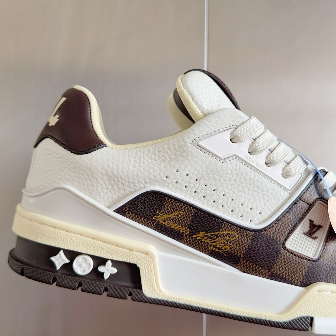 LV Trainer #54 Brown