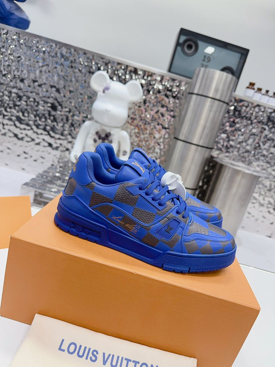 LV Trainer #54 Blue