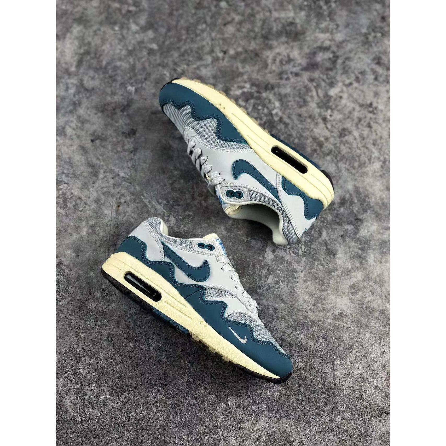AM 1 x Patta 'Noise Aqua'