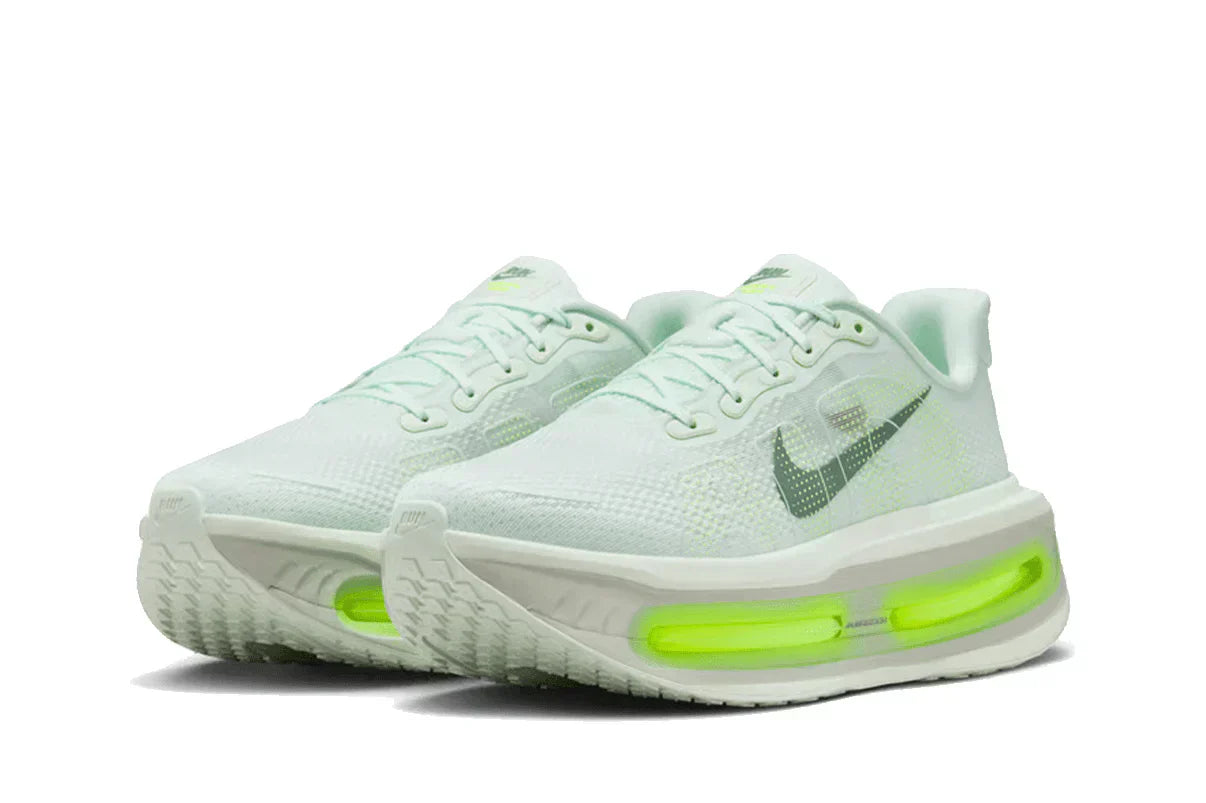 Vomero Premium Barely Volt