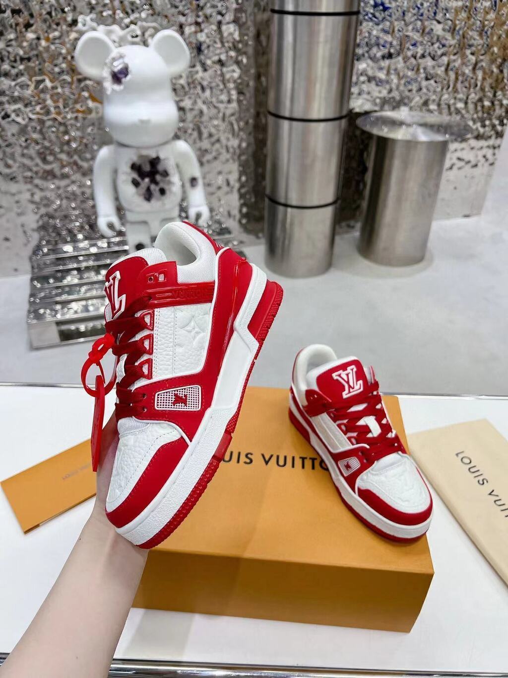 LV Trainer Red White