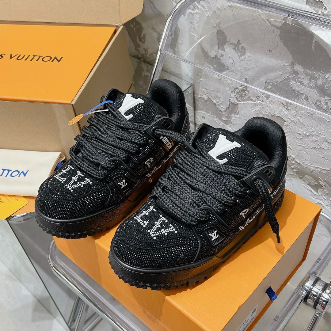 LV Trainer Maxi Black Crystals