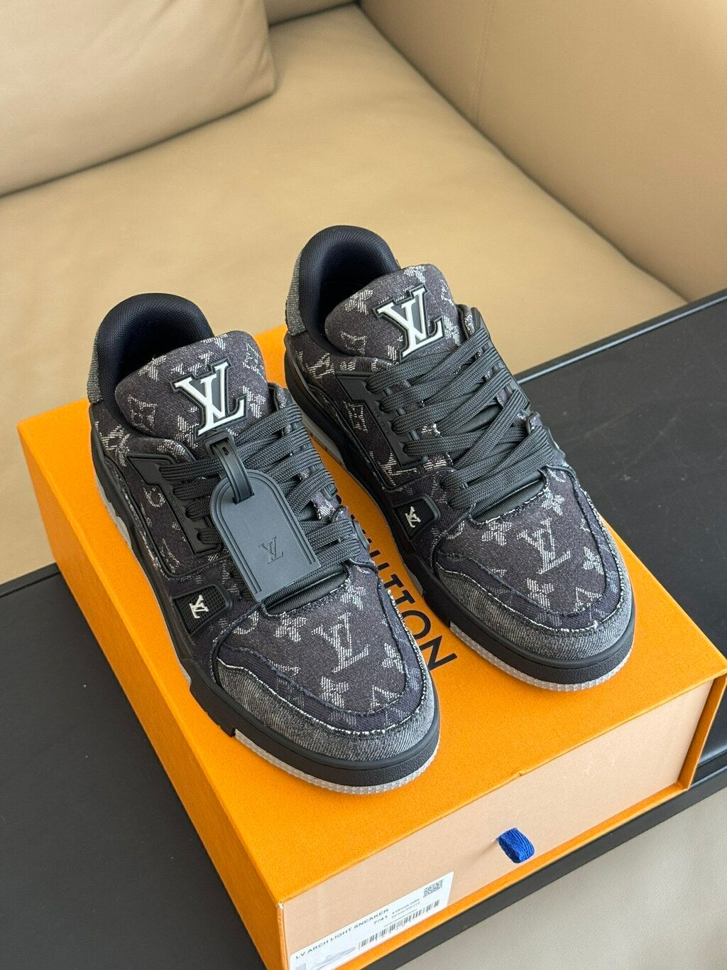 LV Trainer Low Black Grey