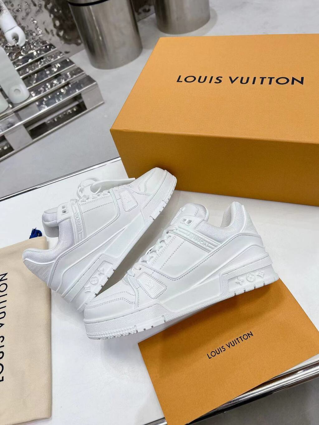LV Trainer White