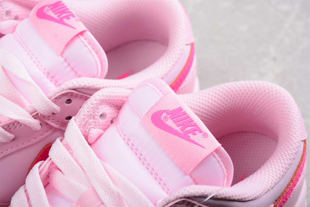 Dunk Low Triple Pink