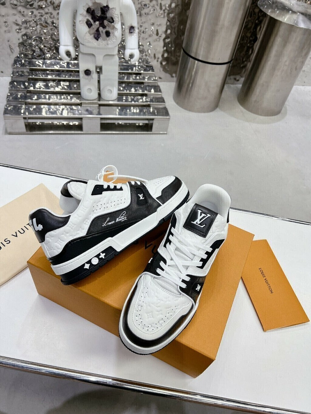 LV Trainer # 54 Black White