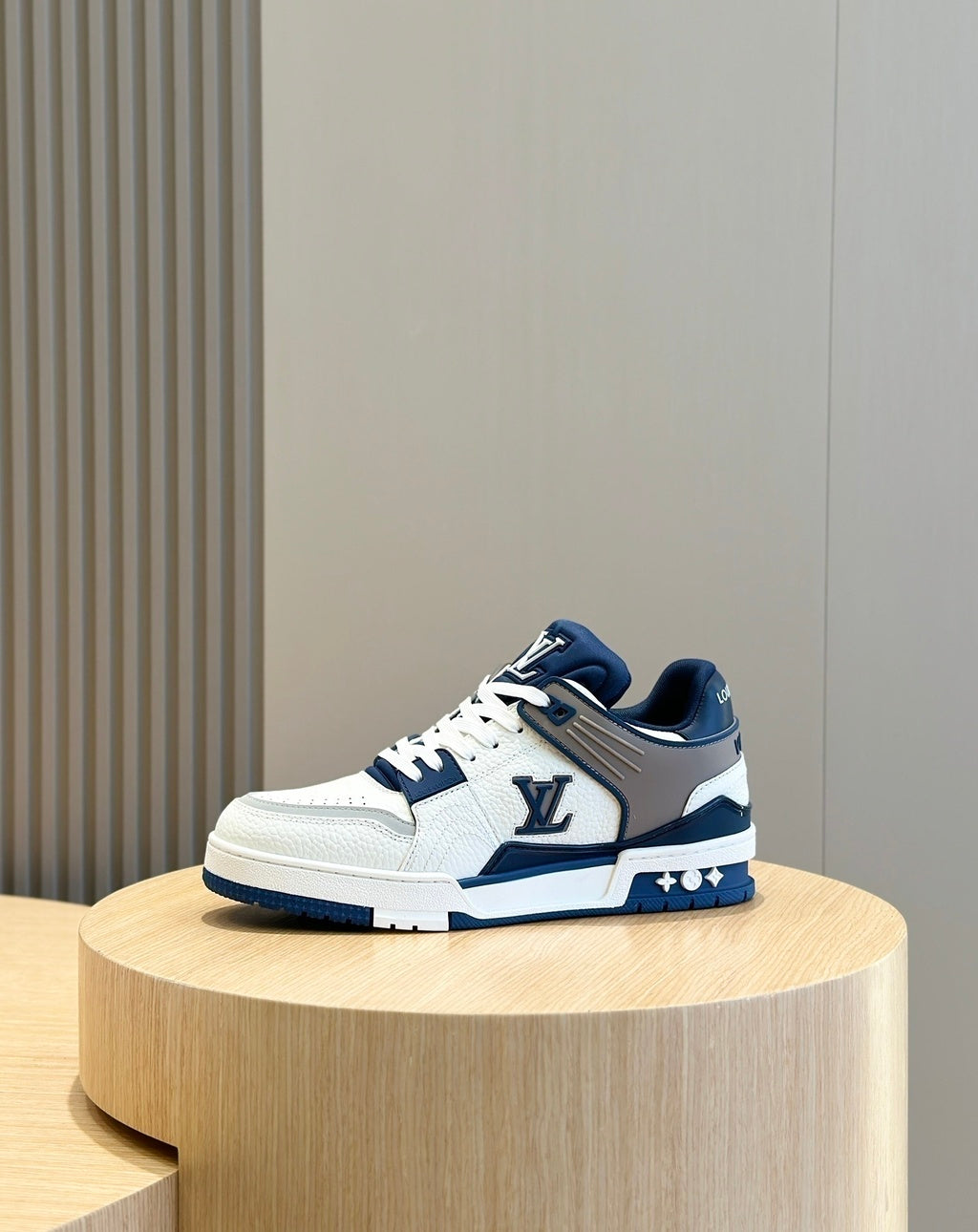LV Trainer White/Blue