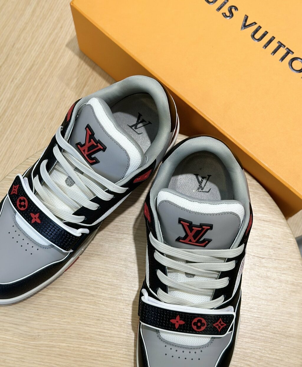 LV Trainer Red Grey Black