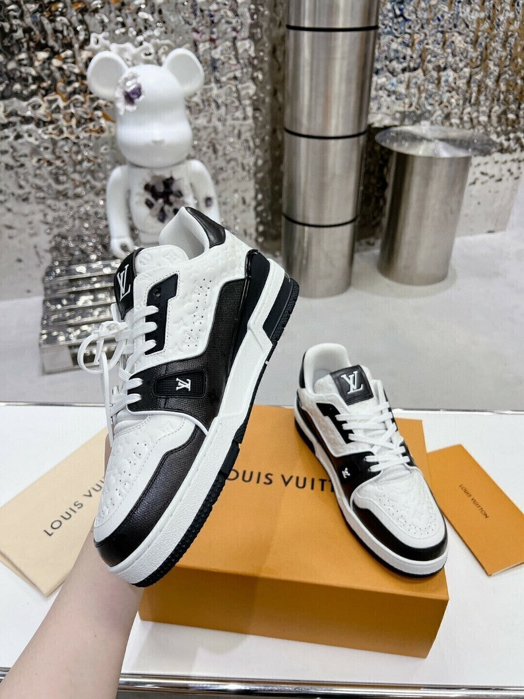 LV Trainer # 54 Black White
