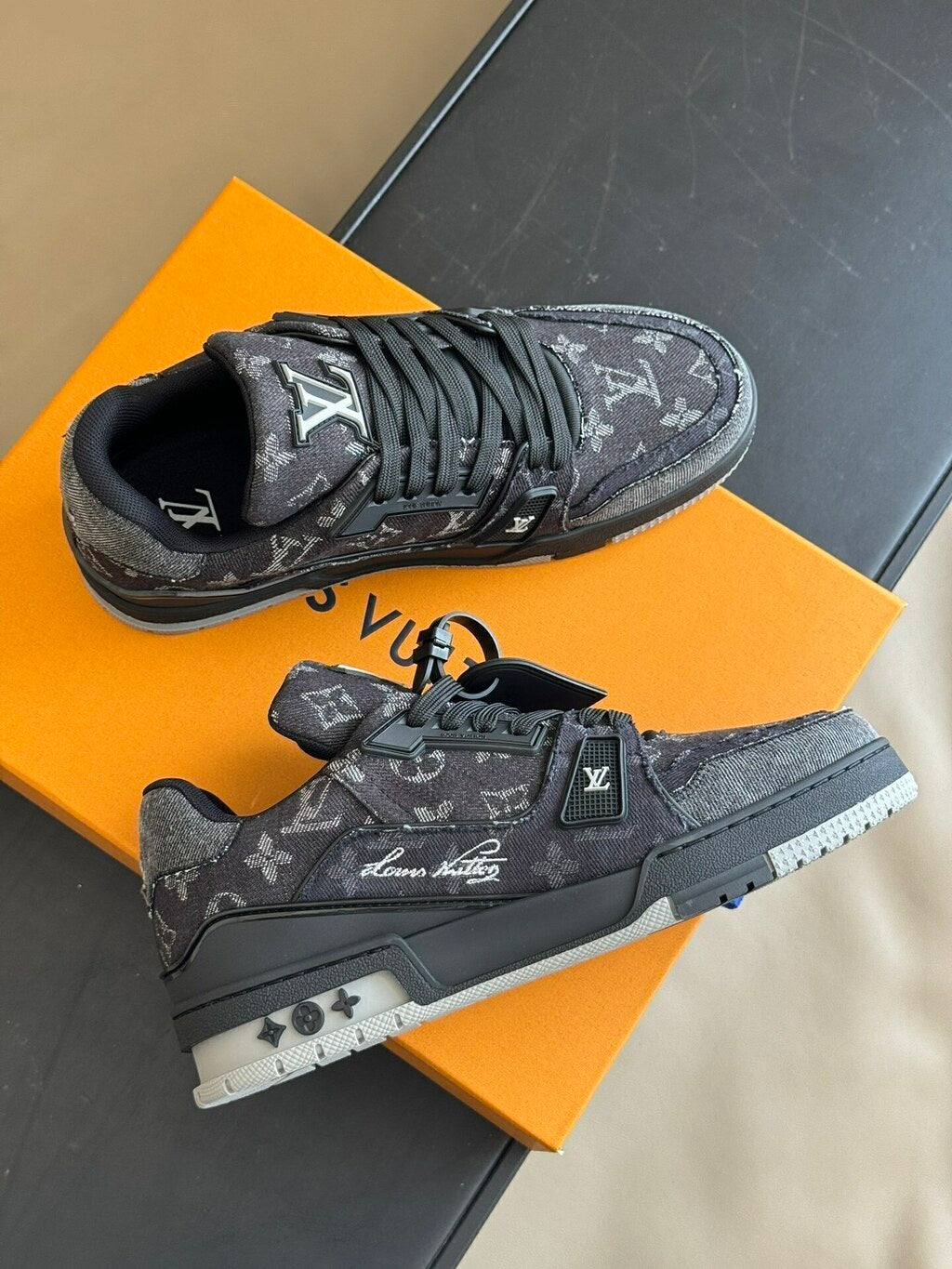 LV Trainer Low Black Grey