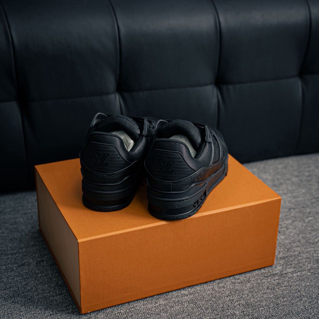 LV Trainer Black