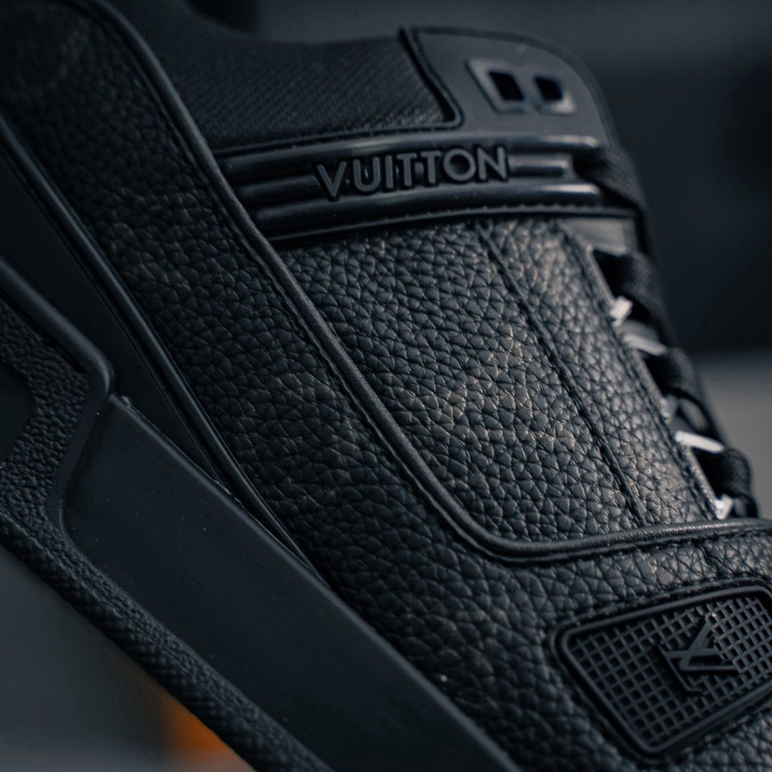 LV Trainer Black