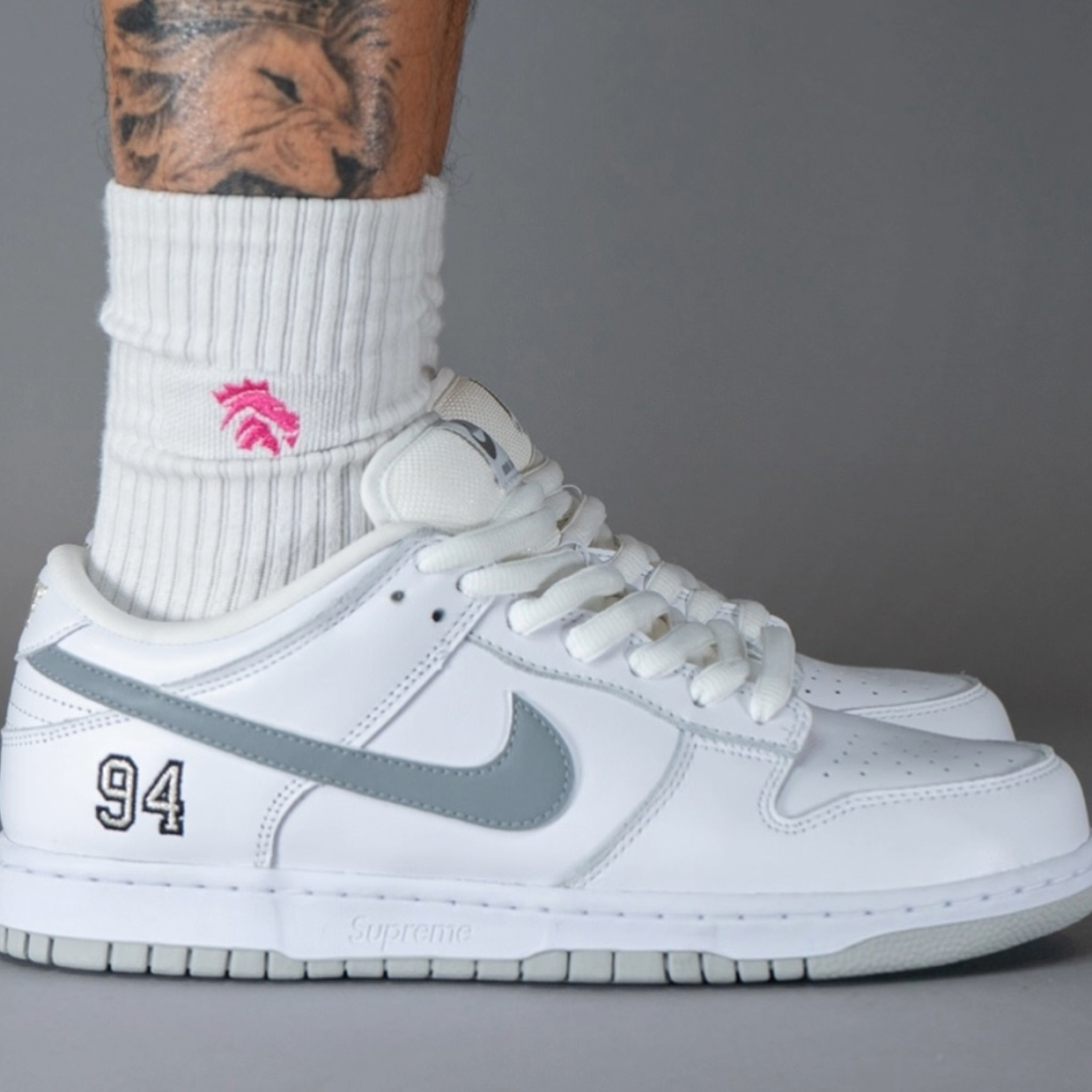 Low SB x Supreme 'White Metalic Silver'