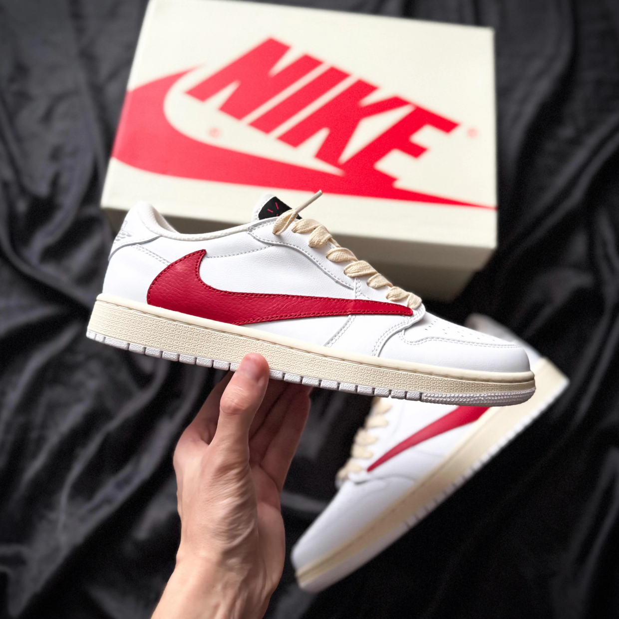 AJ 1 Low x Travis 'Red/White'
