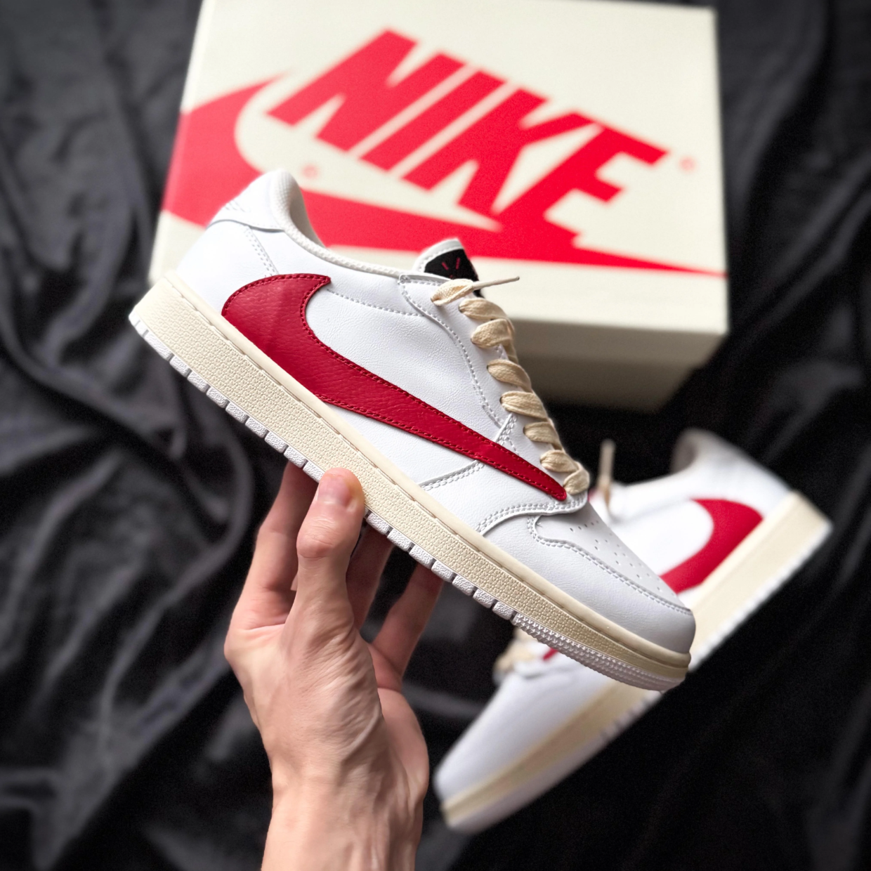 AJ 1 Low x Travis 'Red/White'