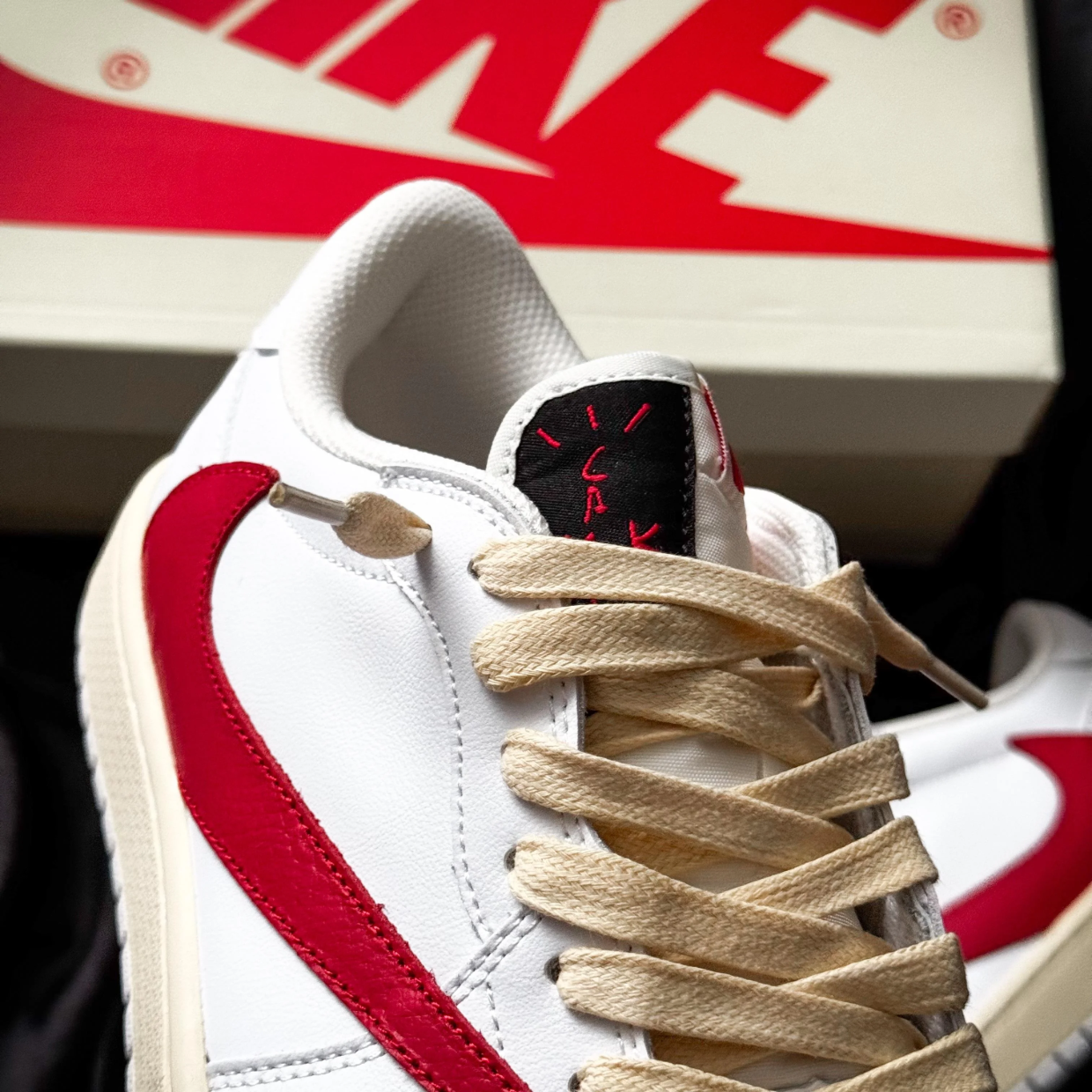 AJ 1 Low x Travis 'Red/White'