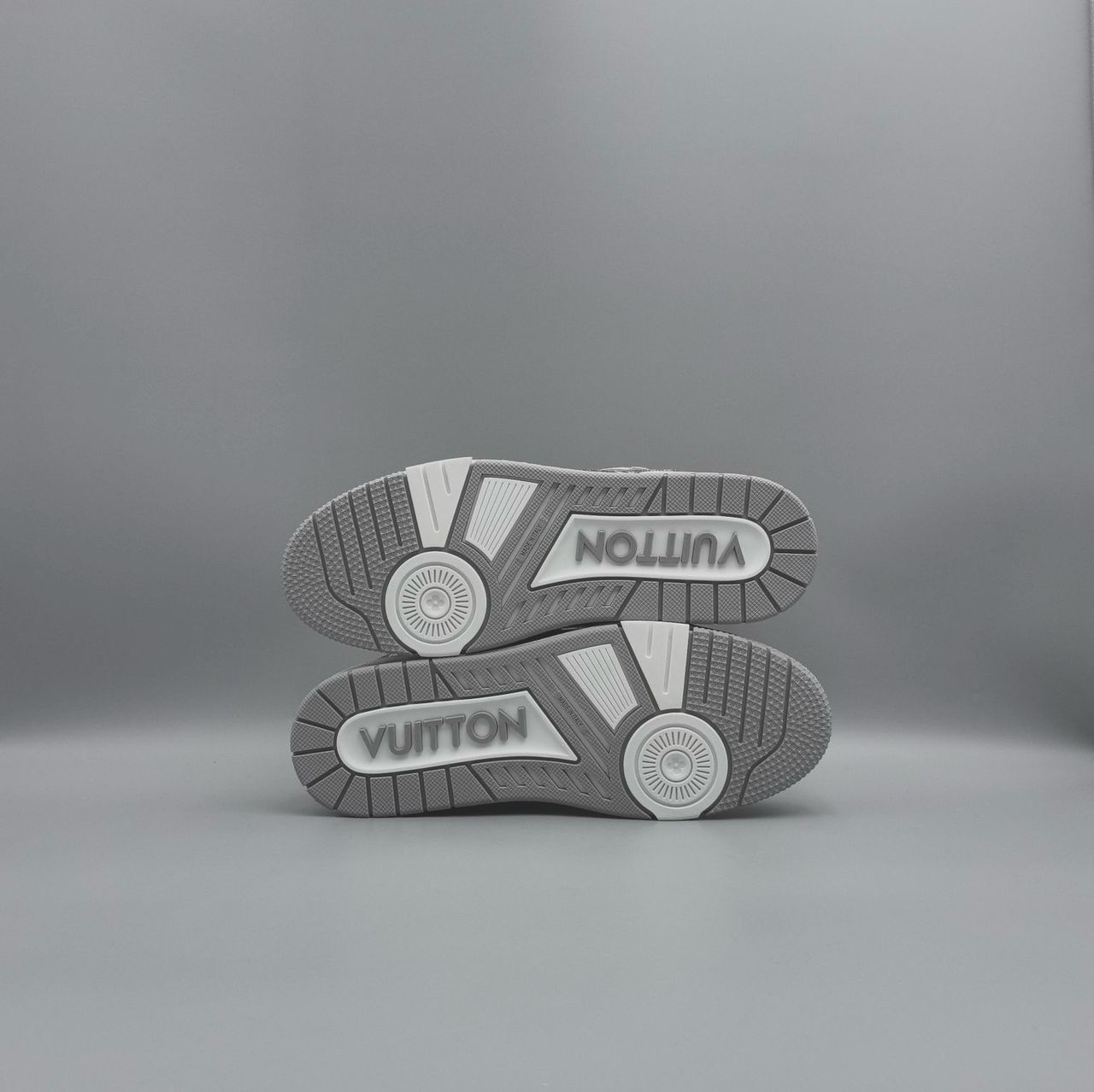 LV Trainer Grey
