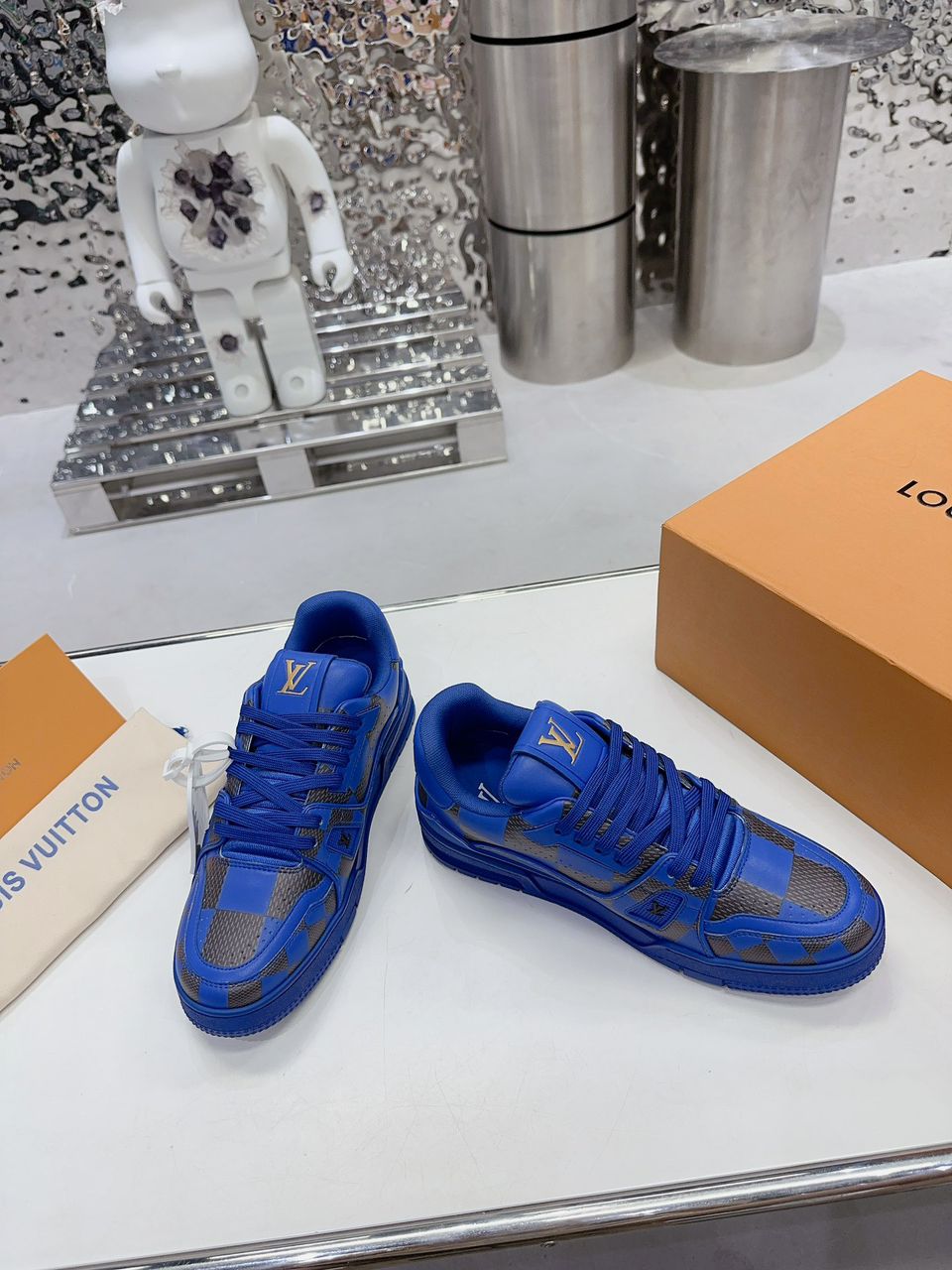LV Trainer #54 Blue