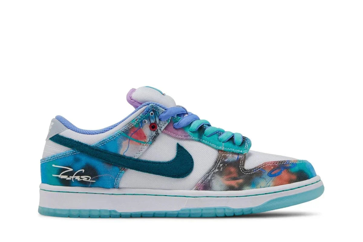 Dunk Low x Futura Skateboard Bleached Aqua Blue